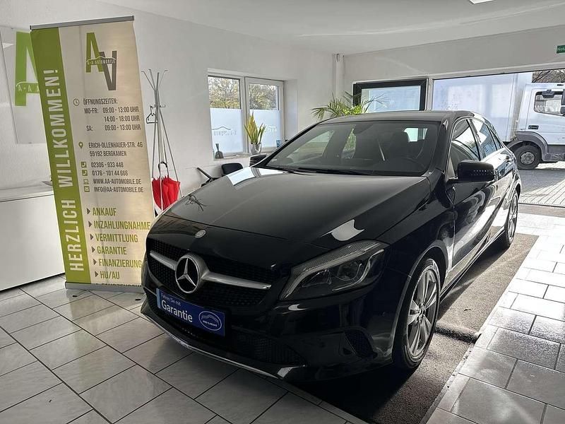Schwarz Gebraucht 2016 Mercedes A160 Kleinwagen | 9.990 € (Fairer Preis) - Bild 1/4