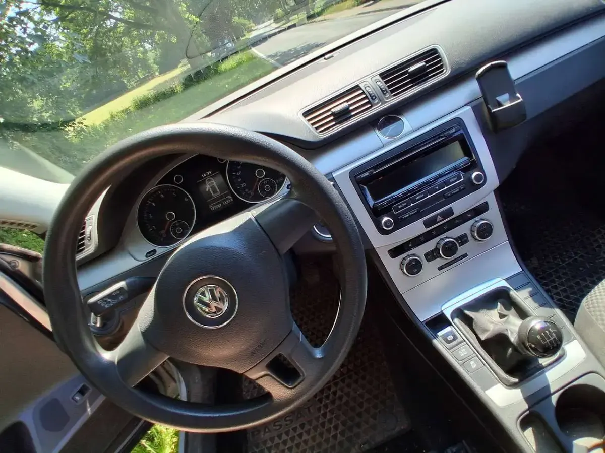 Gebraucht VW Passat Trendline 122 PS (89 kW) 2013 Silber Kombi