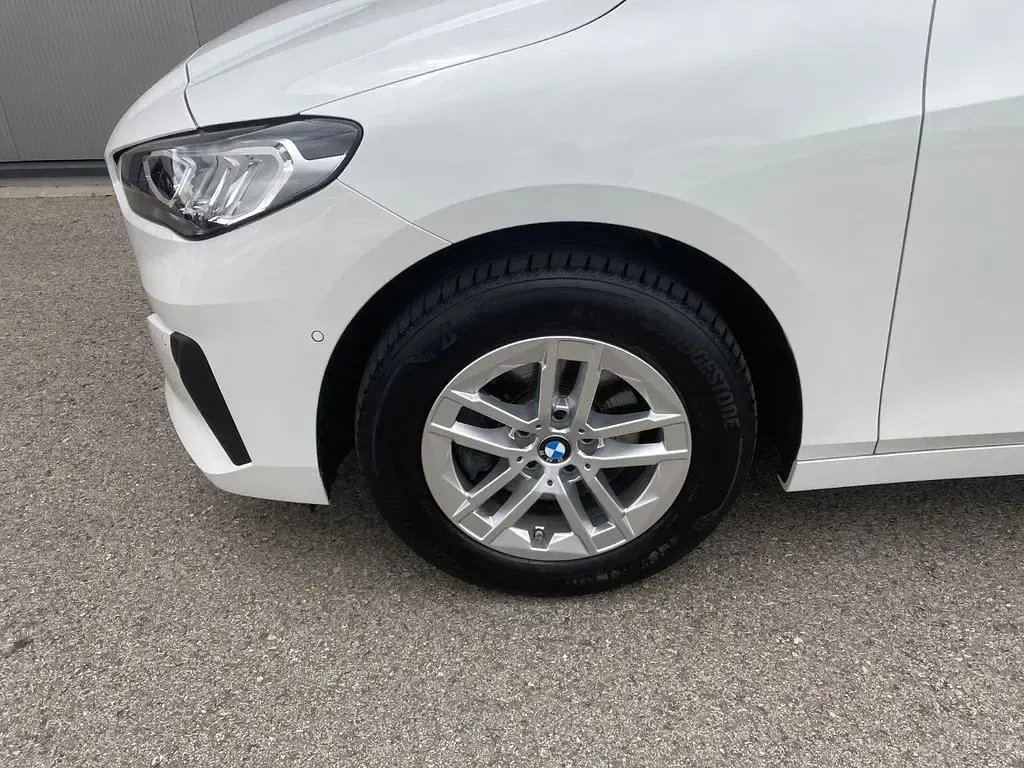 Gebraucht BMW 218 Active Tourer 136 PS (100 kW) 2023 Weiß Van / Kleinbus