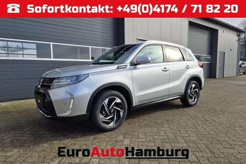 Silky silver metallic Neu 2025 Suzuki Vitara Comfort+ SUV | 24.590 € (Fairer Preis) - Bild 1/4