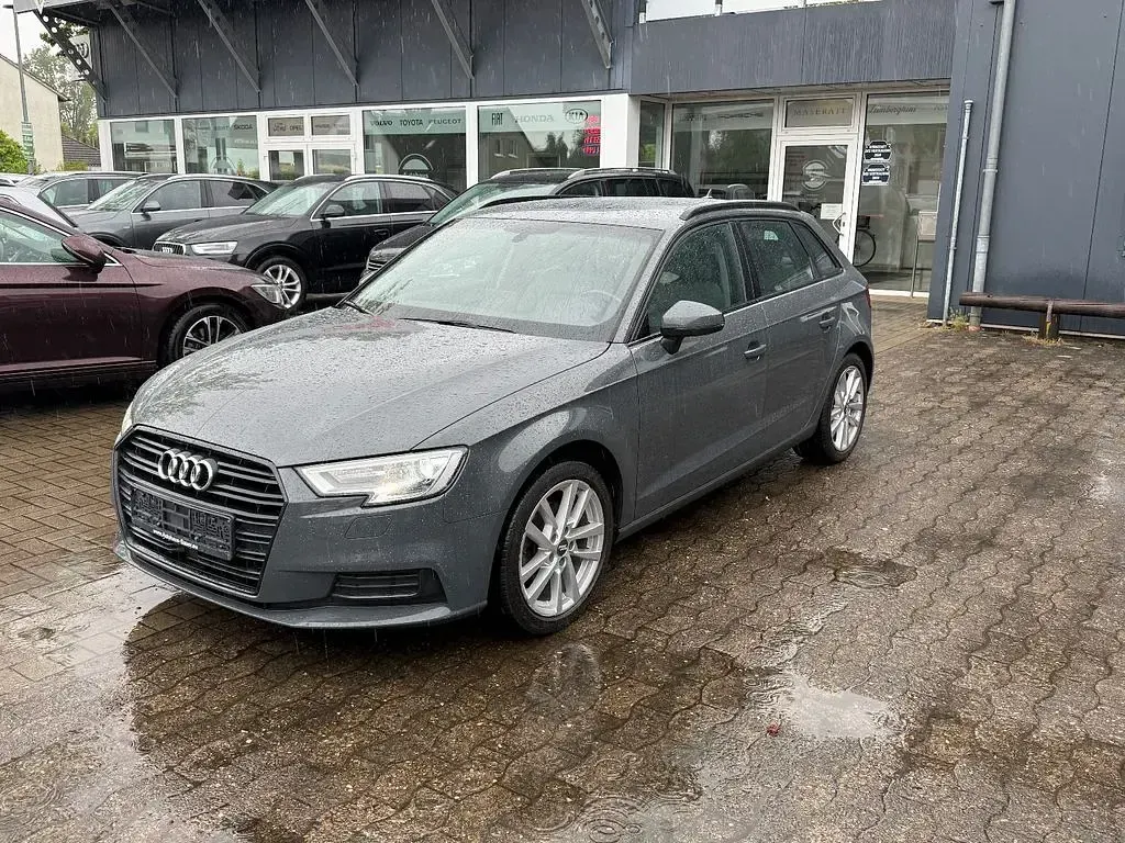Używany Audi A3 Design 150 KM (110 kW) 2017 Szary Sedan/Limuzyna