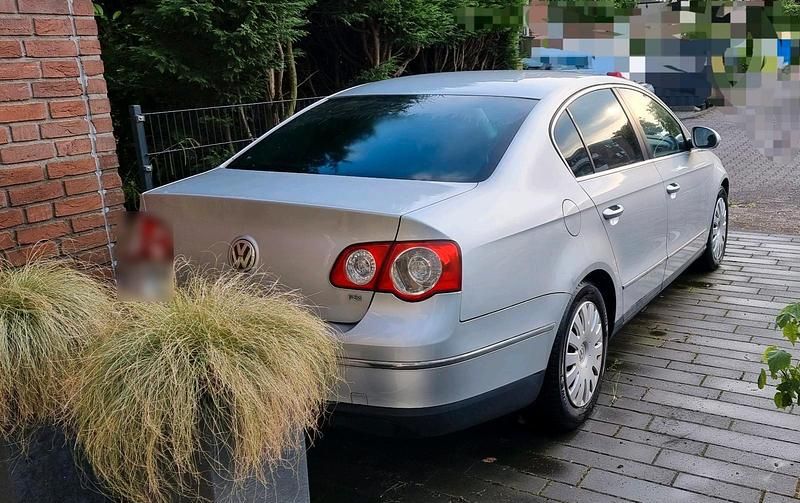 Gebraucht VW Passat 115 PS (84 kW) 2005 Silber Limousine