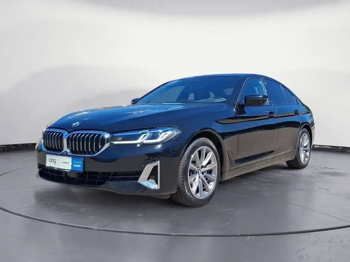Gebraucht BMW 520 Luxury Line 190 PS (139 kW) 2023 Schwarz Limousine
