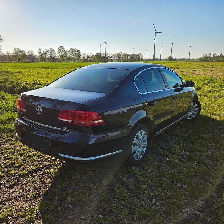 Gebraucht VW Passat Comfortline 122 PS (89 kW) 2013 Schwarz Limousine