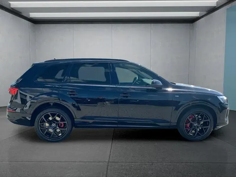 Gebraucht Audi Q7 489 PS (359 kW) 2026 Schwarz SUV