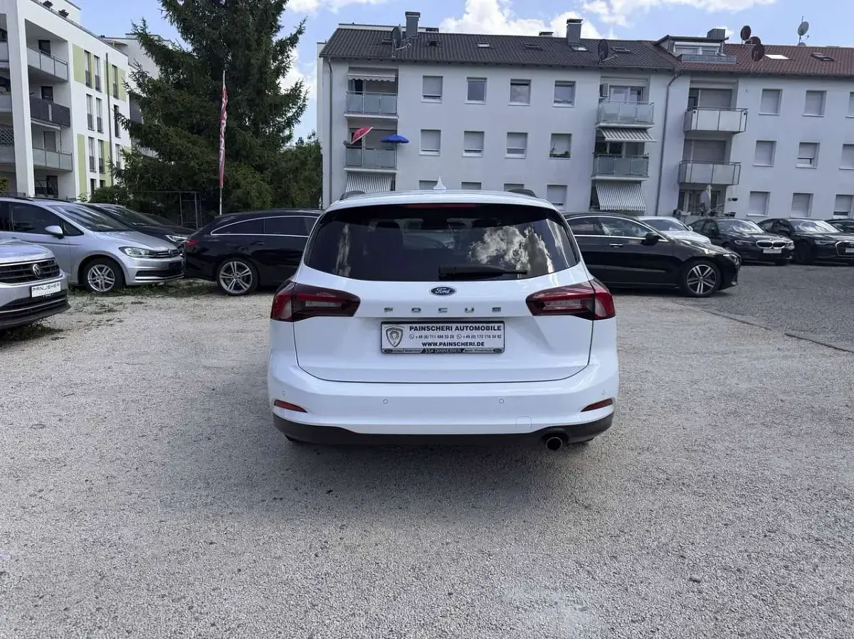 Gebraucht Ford Focus Cool & Connect 120 PS (88 kW) 2022 Frozen white Kombi