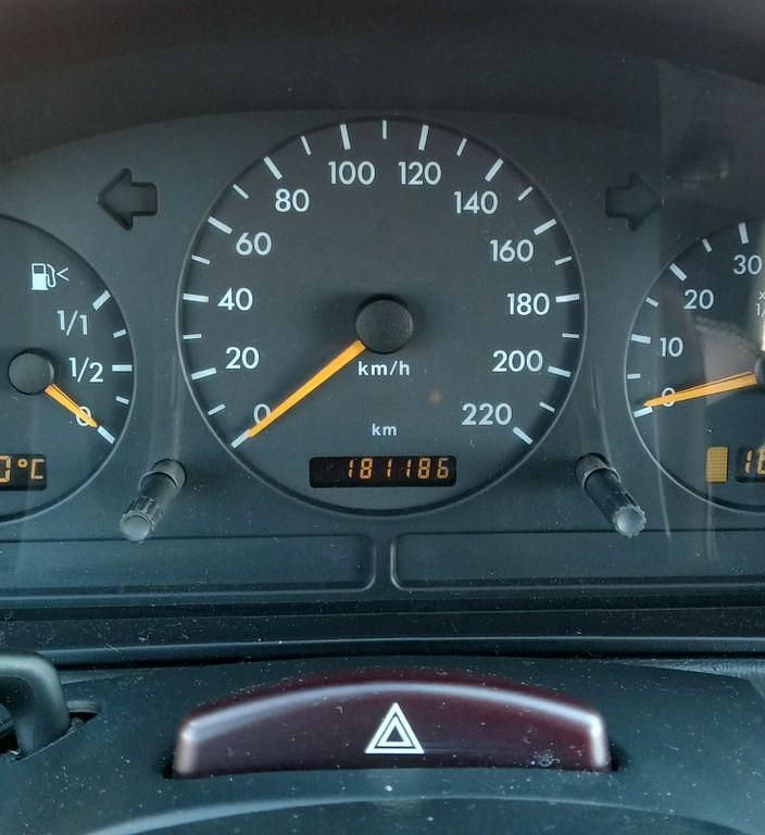 Gebraucht Mercedes ML320 218 PS (160 kW) 2000 Schwarz SUV