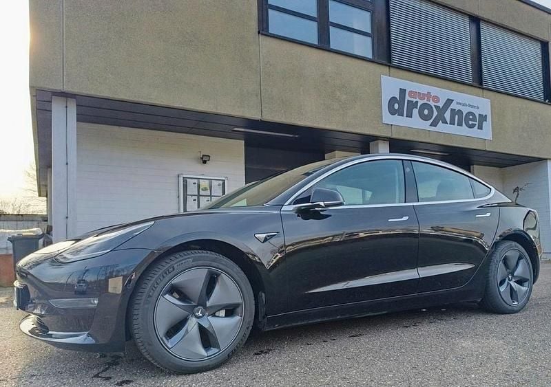 Gebraucht Tesla Model 3 Standard Range Plus 225 kW (306 PS) 2019 Schwarz Limousine