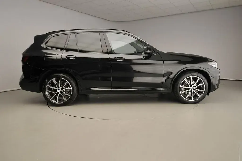 Używany BMW X3 Performance 184 KM (135 kW) 2024 Czarny SUV