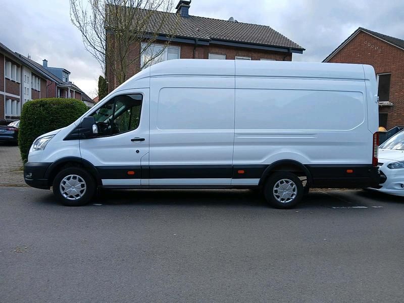 Gebraucht Ford Transit 120 PS (88 kW) 2021 Weiß Van