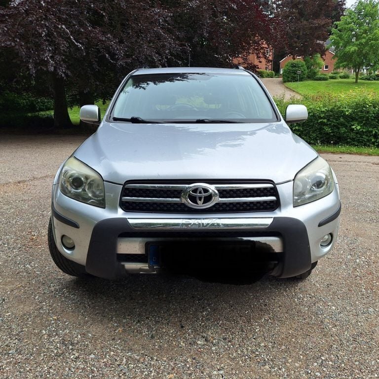 Silber Gebraucht 2009 Toyota RAV4 Executive SUV | 3.400 € - Bild 1/4
