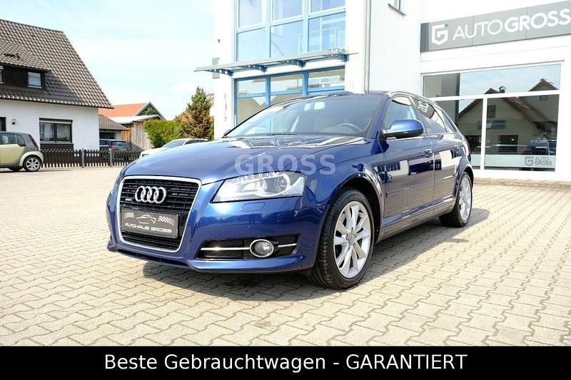 Gebraucht Audi A3 Ambiente 140 PS (102 kW) 2011 Blau Kleinwagen