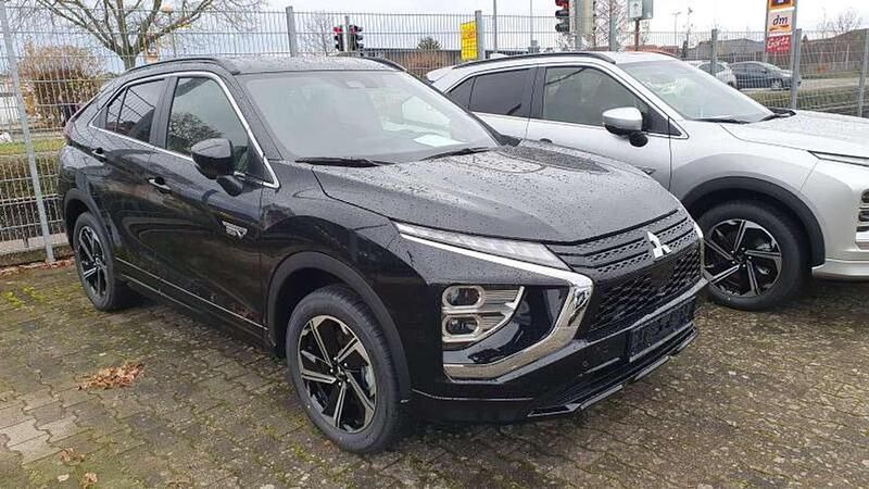 Pantherschwarz Gebraucht 2022 Mitsubishi Eclipse Cross Select SUV | 27.480 € (Etwas zu teuer) - Bild 1/2