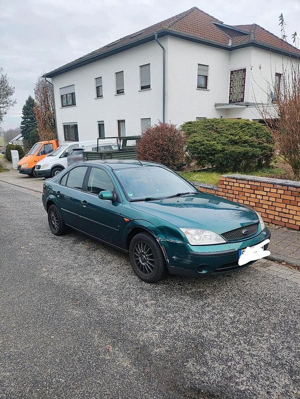 Gebraucht Ford Mondeo 110 PS (80 kW) 2001 Grün Limousine