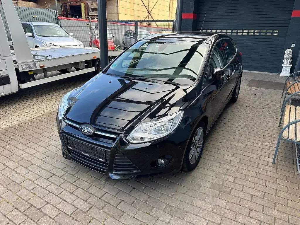 Gebraucht Ford Focus SYNC Edition 125 PS (91 kW) 2014 Schwarz Limousine