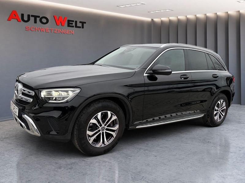 Gebraucht Mercedes GLC200 163 PS (119 kW) 2021 Schwarz SUV