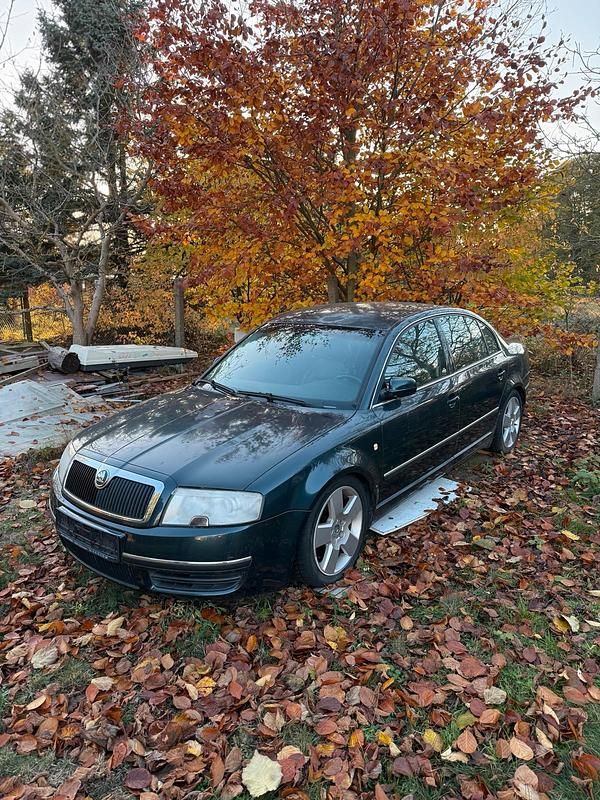 Grün Gebraucht 2003 Skoda Superb Limousine | 2.000 € (Fairer Preis) - Bild 1/4
