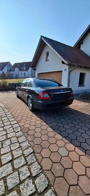 Gebraucht Mercedes E200 Classic 136 PS (100 kW) 2008 Schwarz Limousine