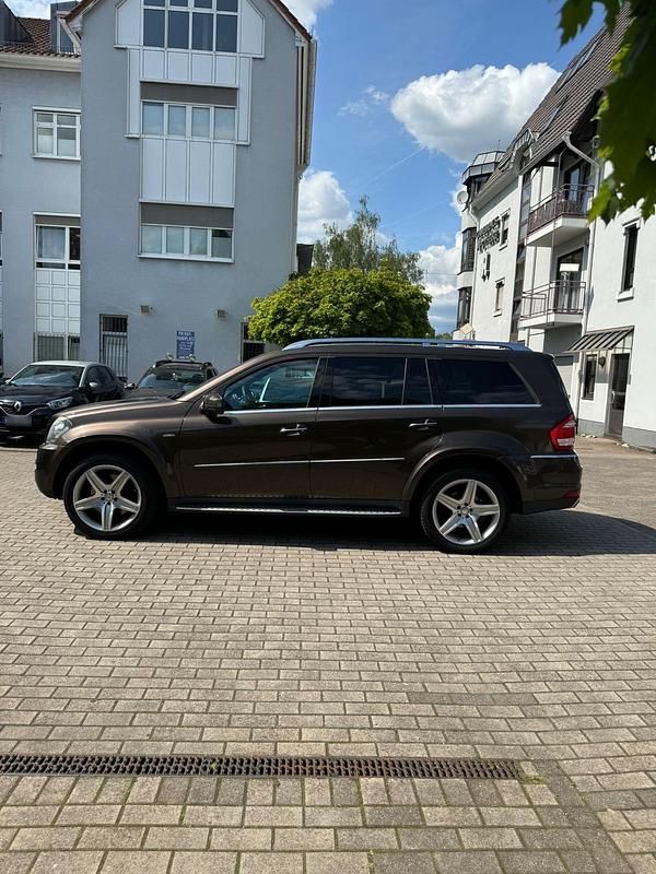 Gebraucht Mercedes GL350 265 PS (194 kW) 2011 Braun SUV
