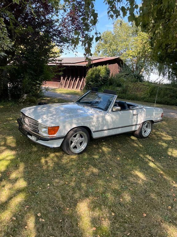 Weiß Gebraucht 1986 Mercedes 560 Cabrio | 32.000 € - Bild 1/4