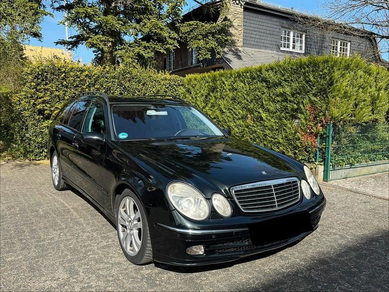Gebraucht Mercedes E320 204 PS (150 kW) 2004 Schwarz Kombi