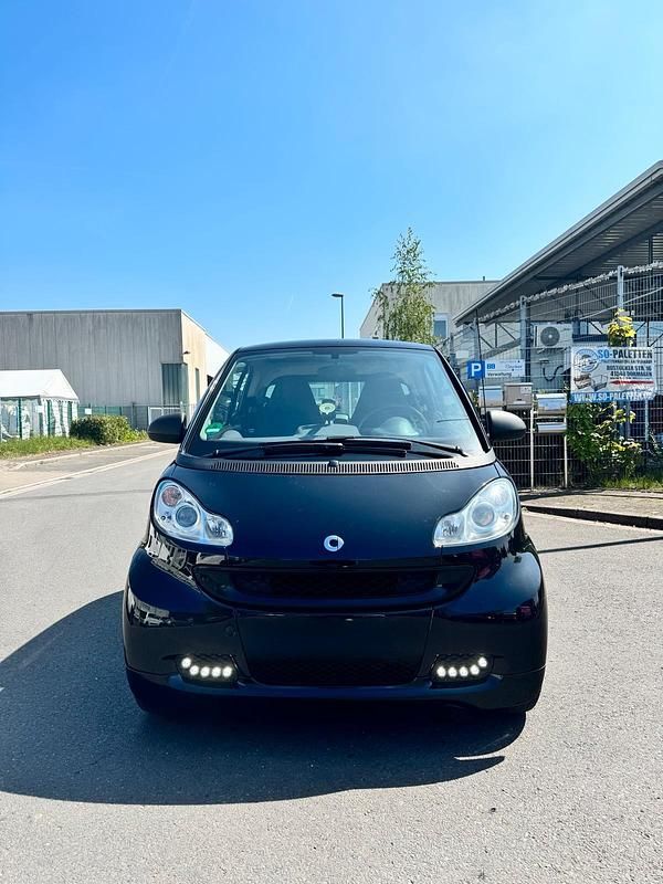 Schwarz Gebraucht 2011 Smart ForTwo Coupé Kleinwagen | 5.000 € (Fairer Preis) - Bild 1/4