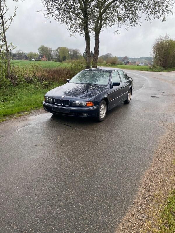 Blau Gebraucht 1999 BMW 528 Limousine | 2.900 € (Superpreis) - Bild 1/4