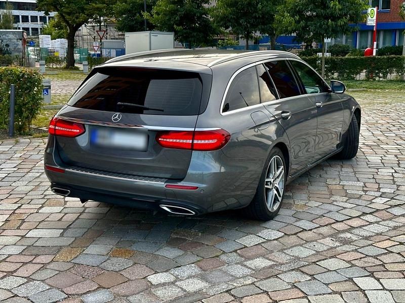 Gebraucht Mercedes E350 AMG 258 PS (189 kW) 2017 Grau Kombi