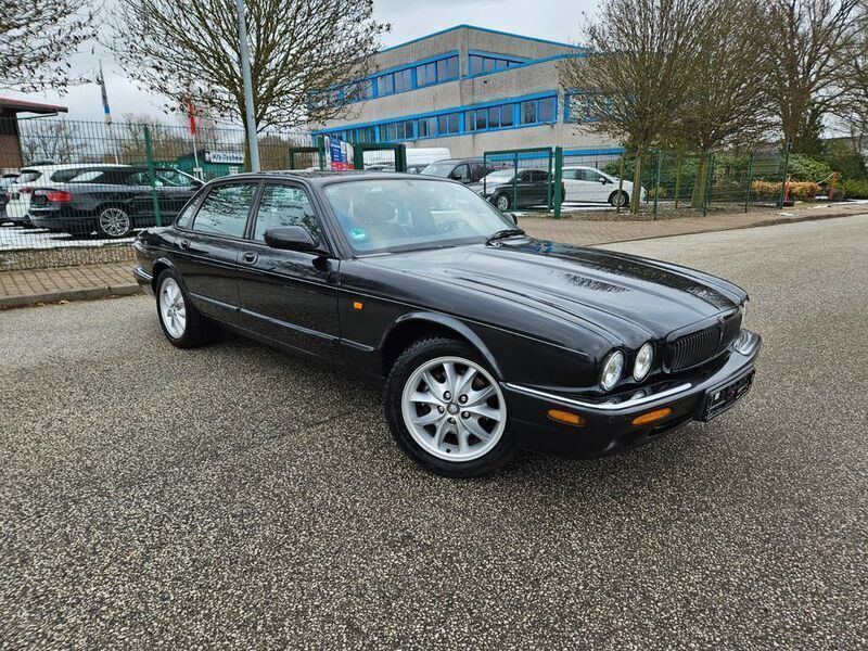 Schwarz Gebraucht 1999 Jaguar XJ Executive Limousine | 3.999 € - Bild 1/4