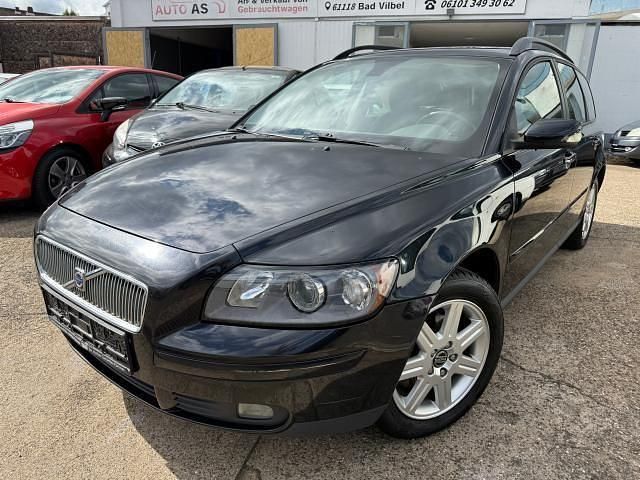 Schwarz Gebraucht 2005 Volvo V50 Momentum Kombi | 1.490 € (Etwas zu teuer) - Bild 1/4