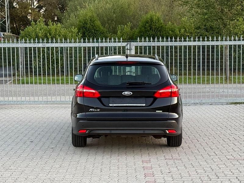 Gebraucht Ford Focus Business Edition 125 PS (91 kW) 2015 Schwarz Kombi