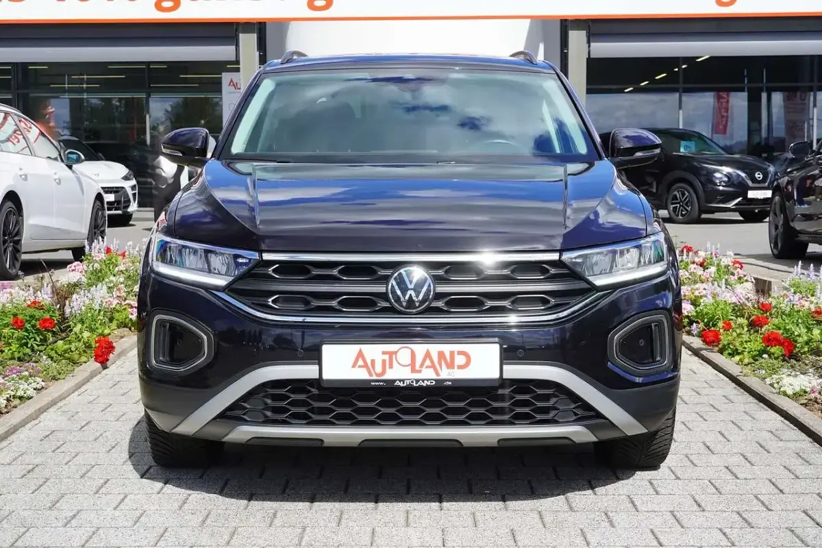 Gebraucht VW T-Roc 110 PS (80 kW) 2023 Deepblackmet. SUV