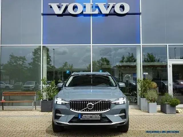 Gebraucht Volvo XC60 Plus 197 PS (144 kW) 2023 Grau SUV