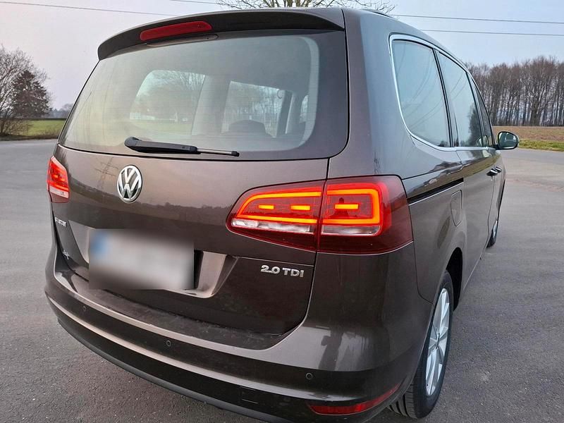 Gebraucht VW Sharan 150 PS (110 kW) 2017 Braun Van / Kleinbus