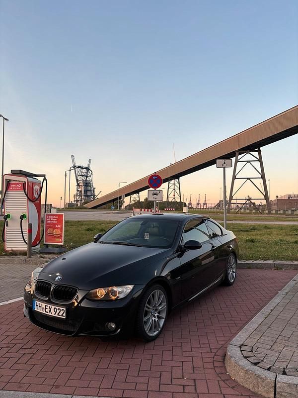 Schwarz Gebraucht 2009 BMW 325 M Sport Coupé | 10.500 € (Fairer Preis) - Bild 1/4