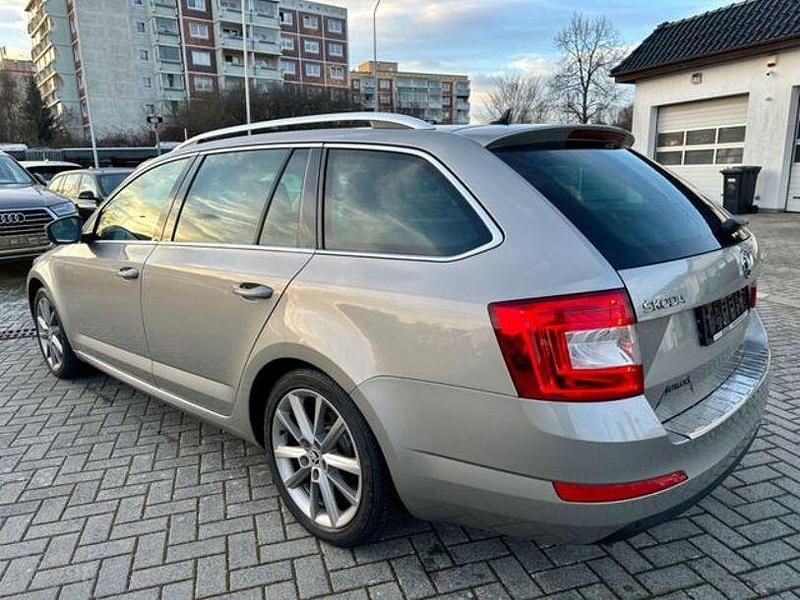 Gebraucht Skoda Octavia Elegance 180 PS (132 kW) 2014 Beige Kleinwagen