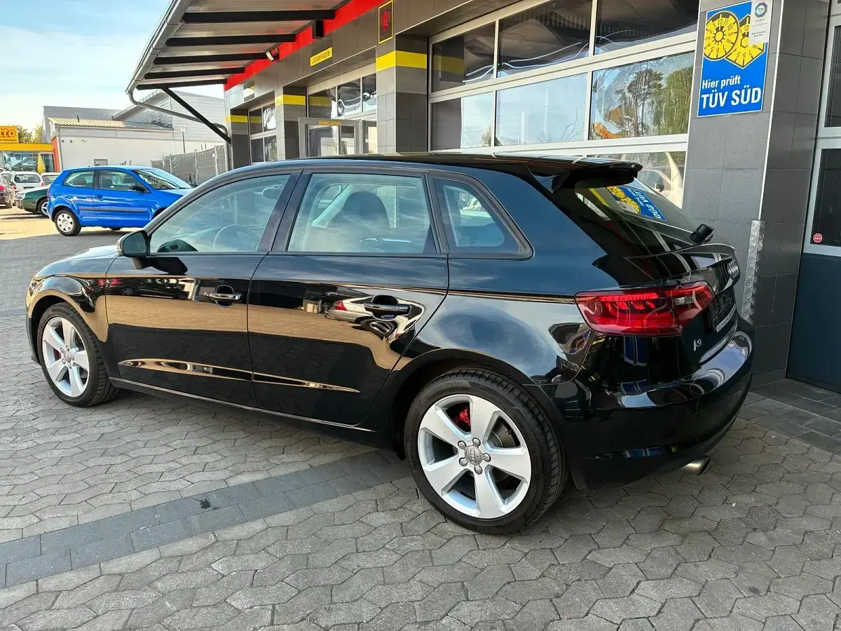 Gebraucht Audi A3 105 PS (77 kW) 2013 Schwarz Limousine