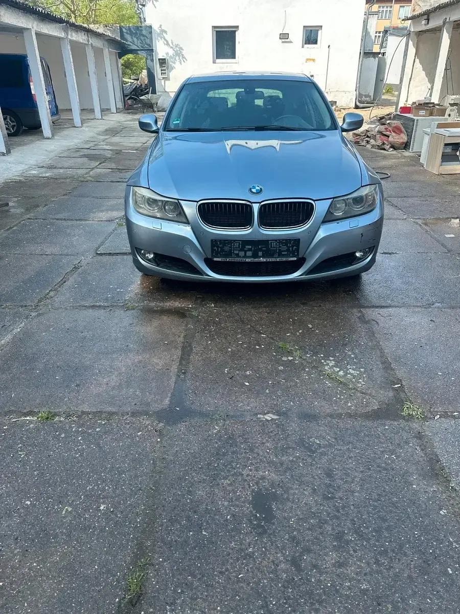Gebraucht BMW 320 184 PS (135 kW) 2011 Blau Kombi