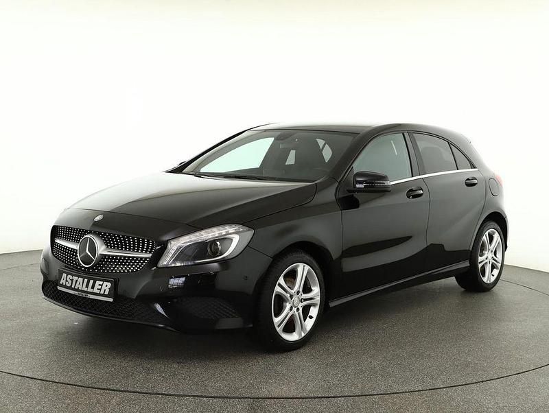 Gebraucht Mercedes A180 Urban 107 PS (78 kW) 2013 Unilack nachtschwarz Limousine