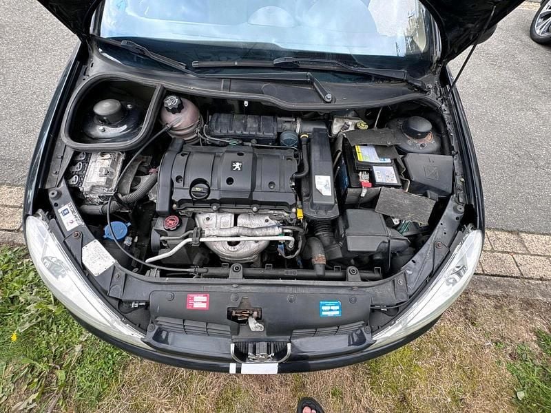 Gebraucht Peugeot 206 CC 109 PS (80 kW) 2006 Schwarz Cabrio