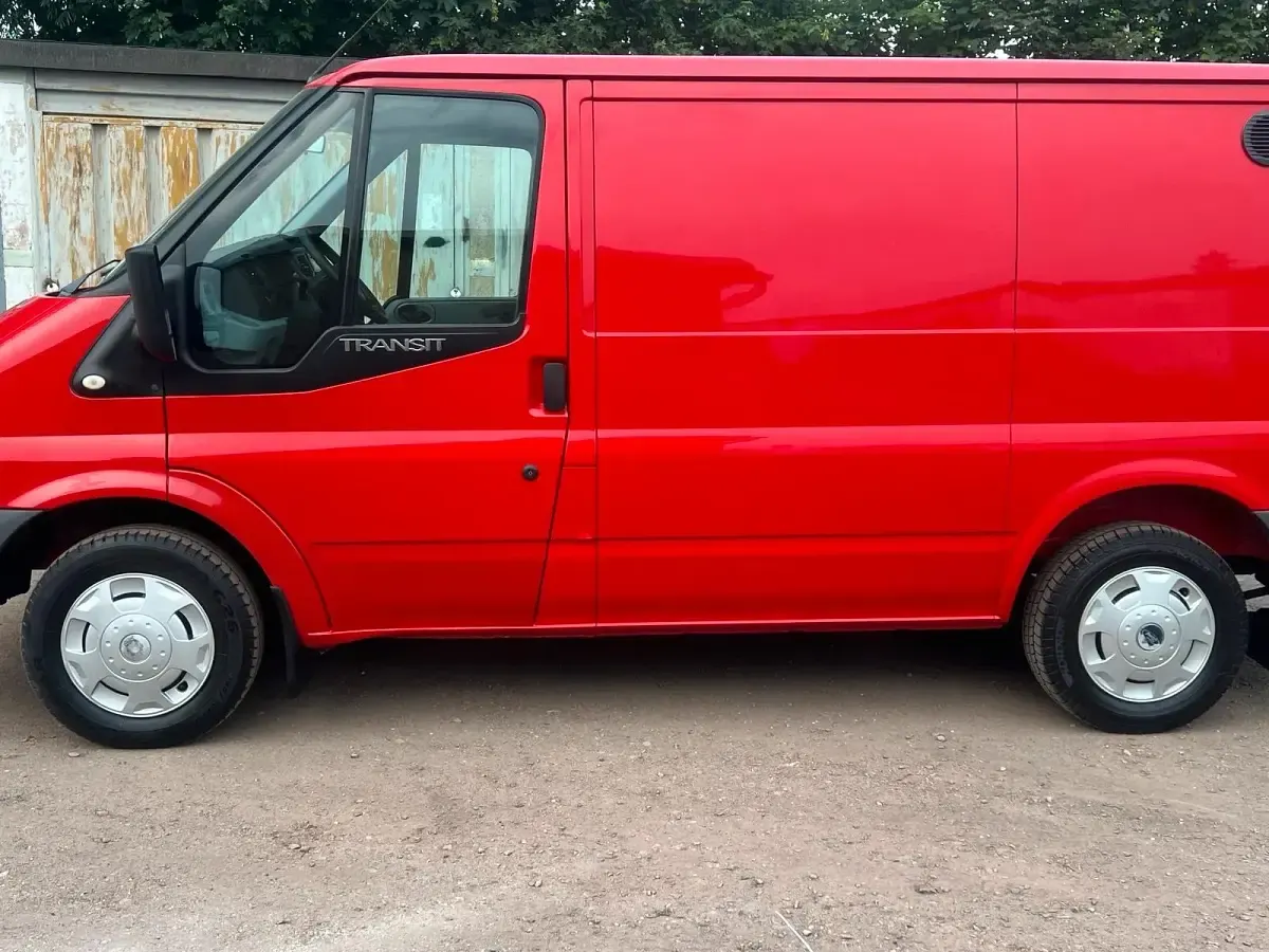 Gebraucht Ford Transit 85 PS (62 kW) 2010 Rot Van / Kleinbus