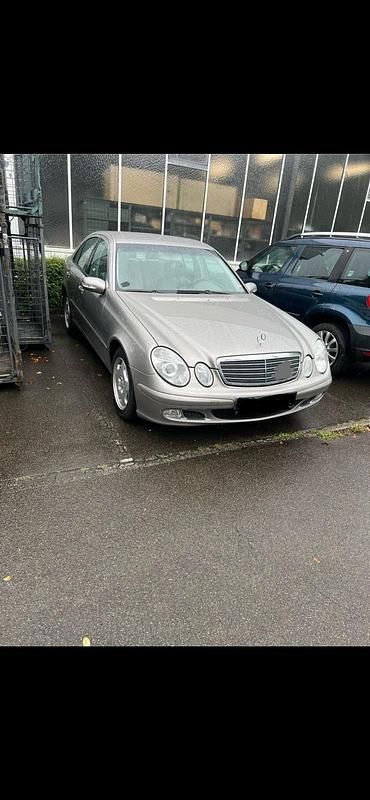 Gebraucht Mercedes E240 177 PS (130 kW) 2003 Beige Limousine