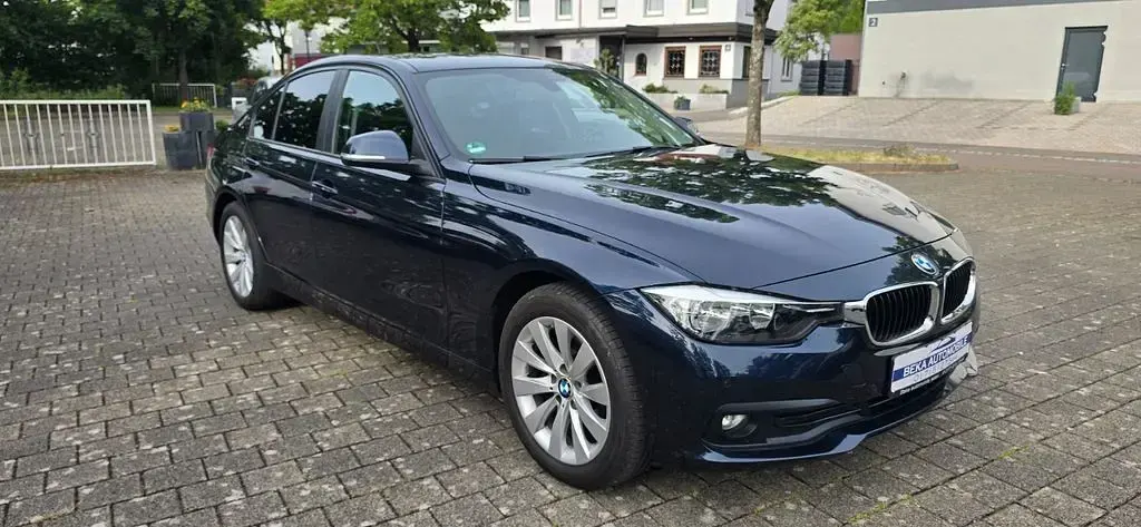 Gebraucht BMW 320 190 PS (139 kW) 2015 Blau Limousine