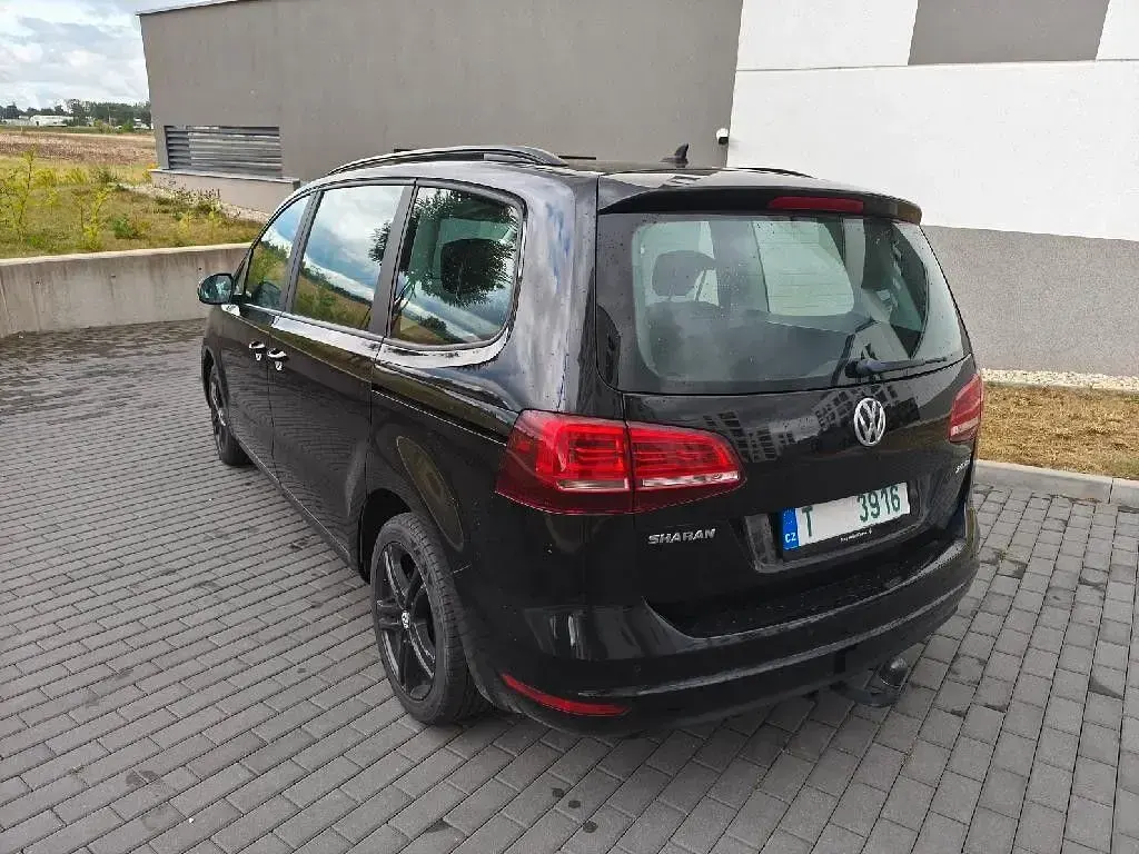Gebraucht VW Sharan Comfortline 150 PS (110 kW) 2015 Schwarz Van / Kleinbus