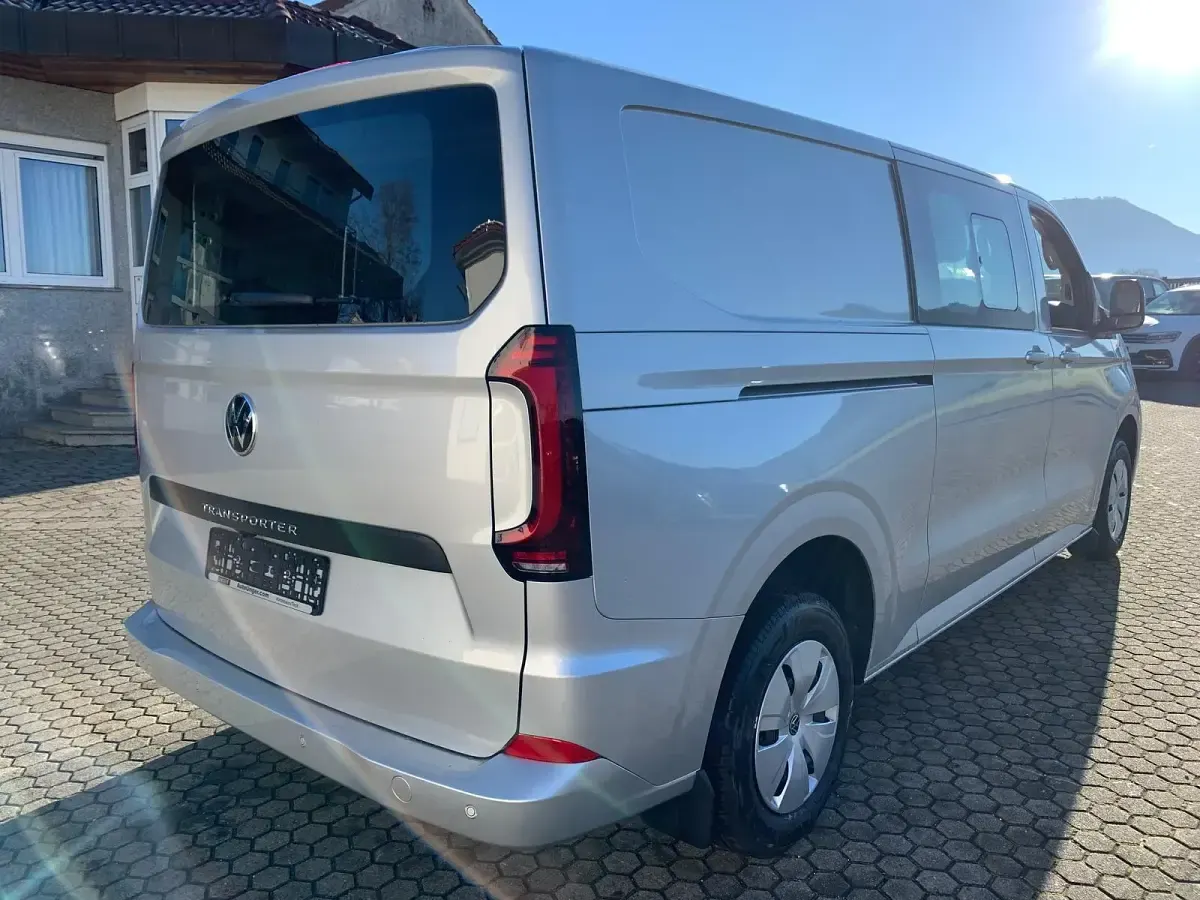 Neu VW T7 150 PS (110 kW) 2026 Light grey metallic Van