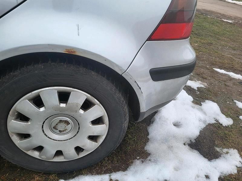 Gebraucht VW Golf IV 75 PS (55 kW) 2001 Silber Kleinwagen