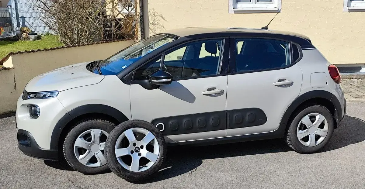 Gebraucht Citroën C3 PureTech 110 PS (80 kW) 2018 Grau Kleinwagen