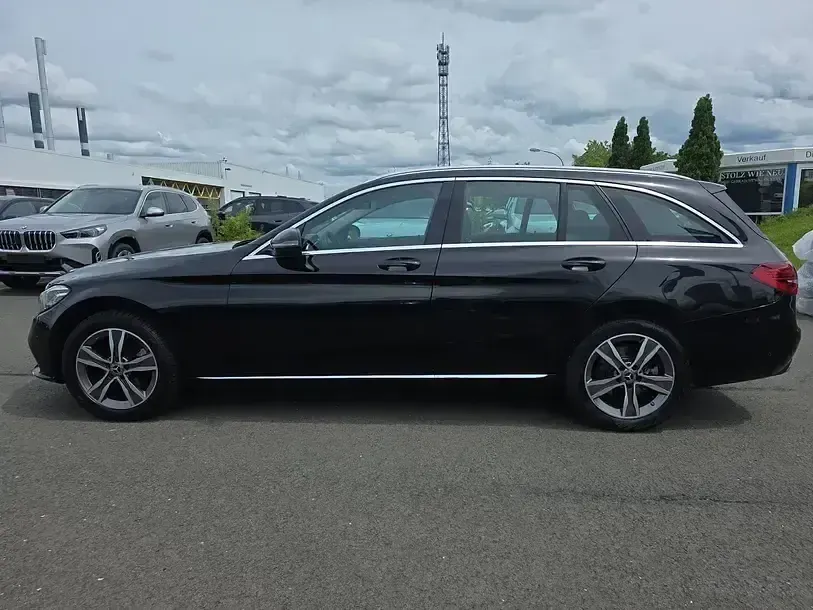 Gebraucht Mercedes C180 156 PS (114 kW) 2018 Schwarz Limousine