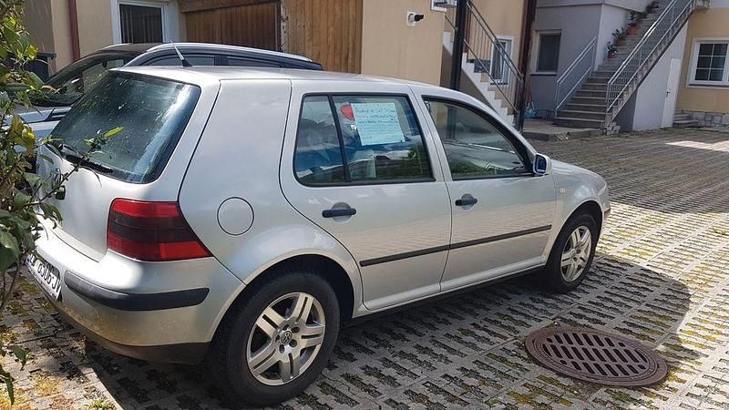 Silber Gebraucht 1999 VW Golf IV Comfortline Limousine | 2.400 € (Teuer) - Bild 1/4