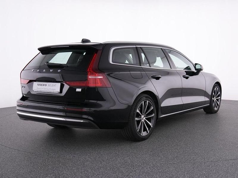 Gebraucht Volvo V60 Core 398 PS (292 kW) 2023 Schwarz Kombi